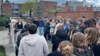 Diskussionsrunde vor dem Gymnasiums in Eeklo (Foto: FEO)