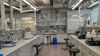 Zwei Labore stehen den Gründungsteams zur Verfügung (Foto: Unser Würmtal)