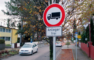 Noch schützt ein LKW-Fahrverbot ab der Gemeindegrenze Gräfelfing die Anwohner der Aubinger Straße vor Schwerlastverkehr.