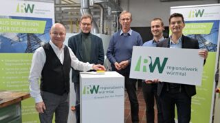 von links: Bürgermeister Hermann Nafziger, die Aufsichtsräte Mathias Walterspiel, Wilhelm Knape Gemeinde Gauting, Projektleiter Nico Schartner und Marten Jürgens Regionalwerk (Foto: RWW)