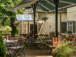 die gemütliche Terrasse der Kraillinger Brauerei