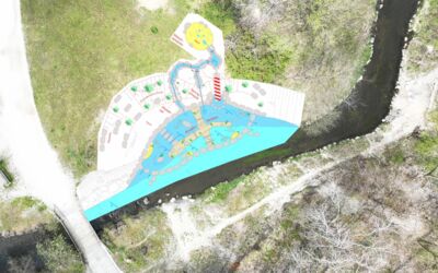 Skizze vom künftigen Wasserspielplatz in die Aufnahme integriert (Skizze: Wasserbau Titze - Zäh)