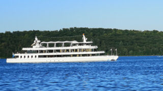 Der Katamoran MS STARNBERG auf dem Starnberger See (Foto: Jürgen Haubeil/Unser Würmtal)