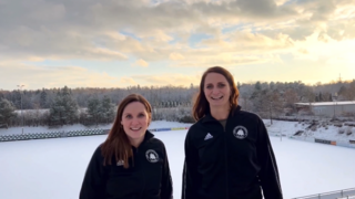 Michaela Schotte (links) und Dr. Martina Quirling freuen sich über die Auszeichnung. (Foto: TSV Neuried)