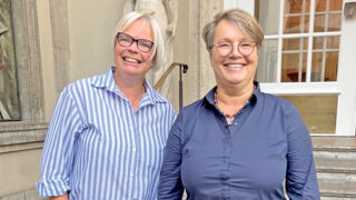 (v.l.) Die Präsidentin von Zonta Club München II Sabine Zaplin aus Gauting und ihre Vize Annette Stroux (Foto: Ulrike Seiffert / Unser Würmtal)