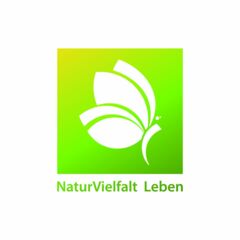 Das Logo mit Schmetterling dient künftig als Erkennungszeichen von „NaturVielfalt Leben im Landkreis München“