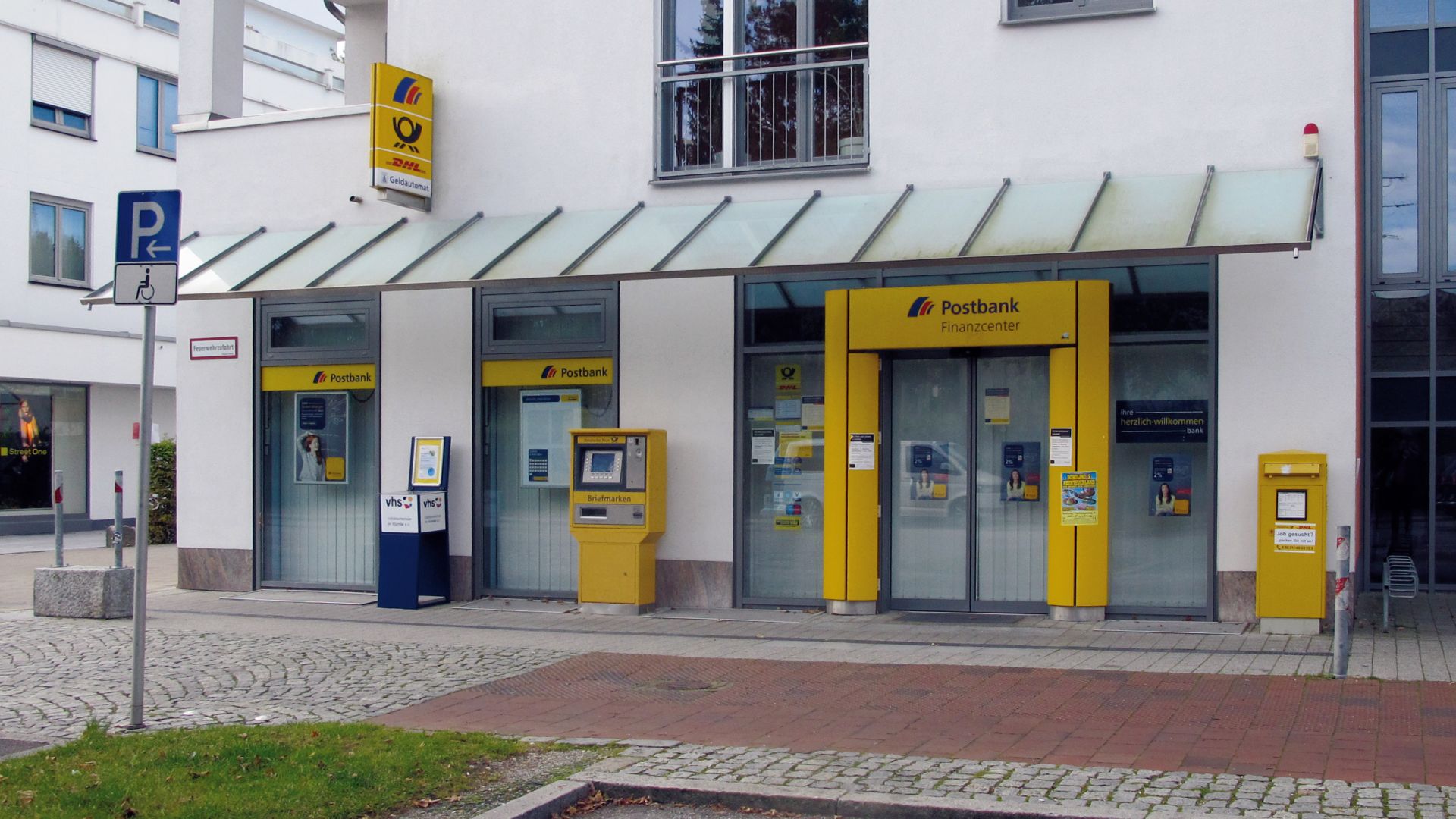 Das Postbank-Finanzcenter in der Bahnhofstraße 9: Bald für immer geschlossen.