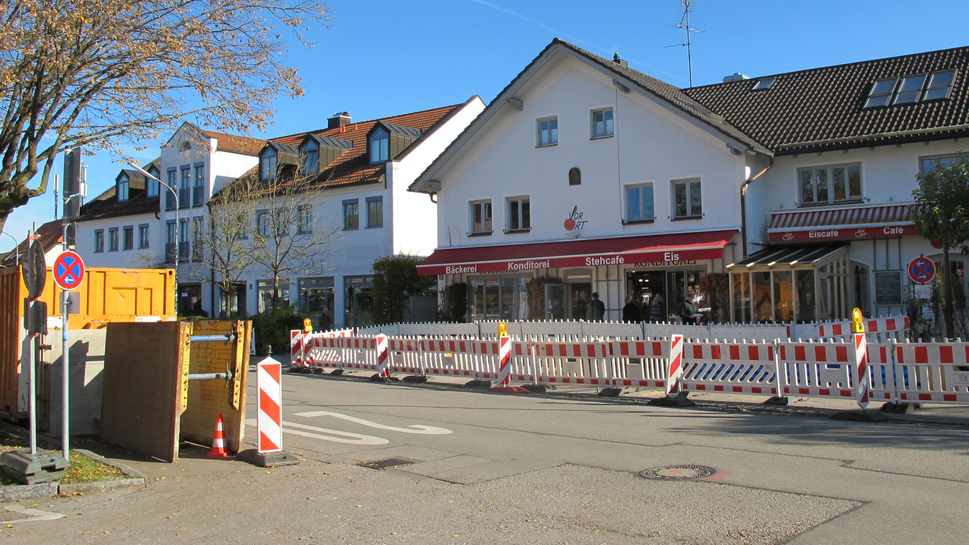 Ab 23. November gibt es beim Café Vor Ort für Fahrzeuge kein Durchkommen mehr.