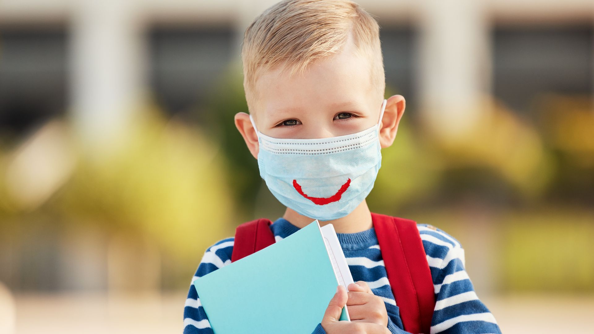 Zum Start des Wechselunterrichts an Grundschulen stellt der Landkreis Maskenpakete für Schüler zur Verfügung.