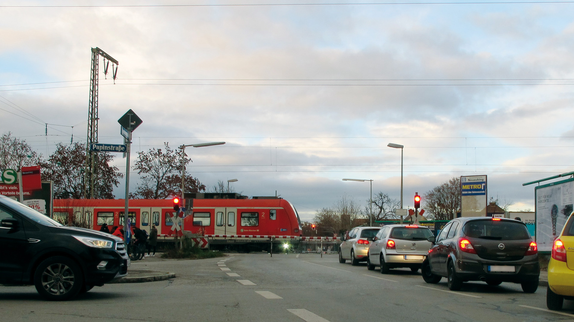 Wenn es nach dem Gräfelfinger Gemeinderat geht, bleibt der beschrankte Bahnübergang an der Brunhamstraße bestehen.