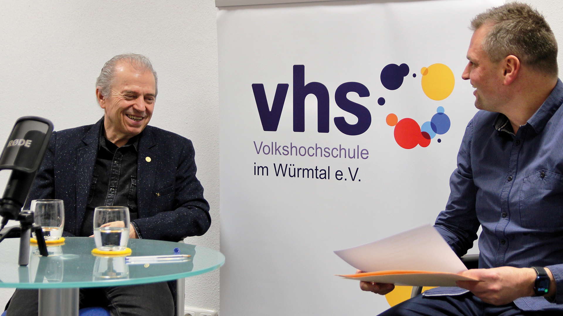 Günther Sigl (l.) wurde beim VHS-Webtalk vom VHS-Vereinsvorsitzenden Klaus Tonte interviewt.