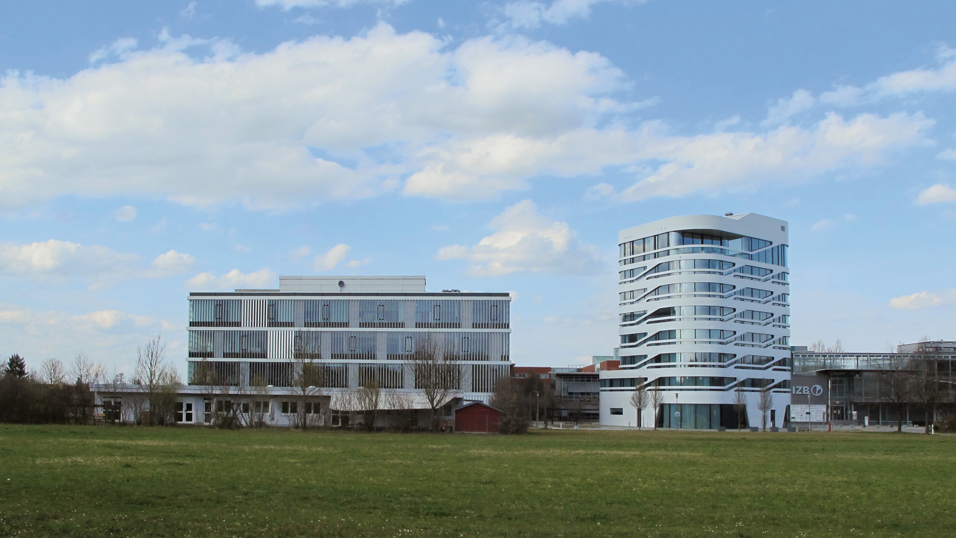 BioM, die Netzwerkorganisation der Biotechnologiebranche in München und Bayern, hat ihren Sitz auf dem Biotech-Campus in Martinsried.