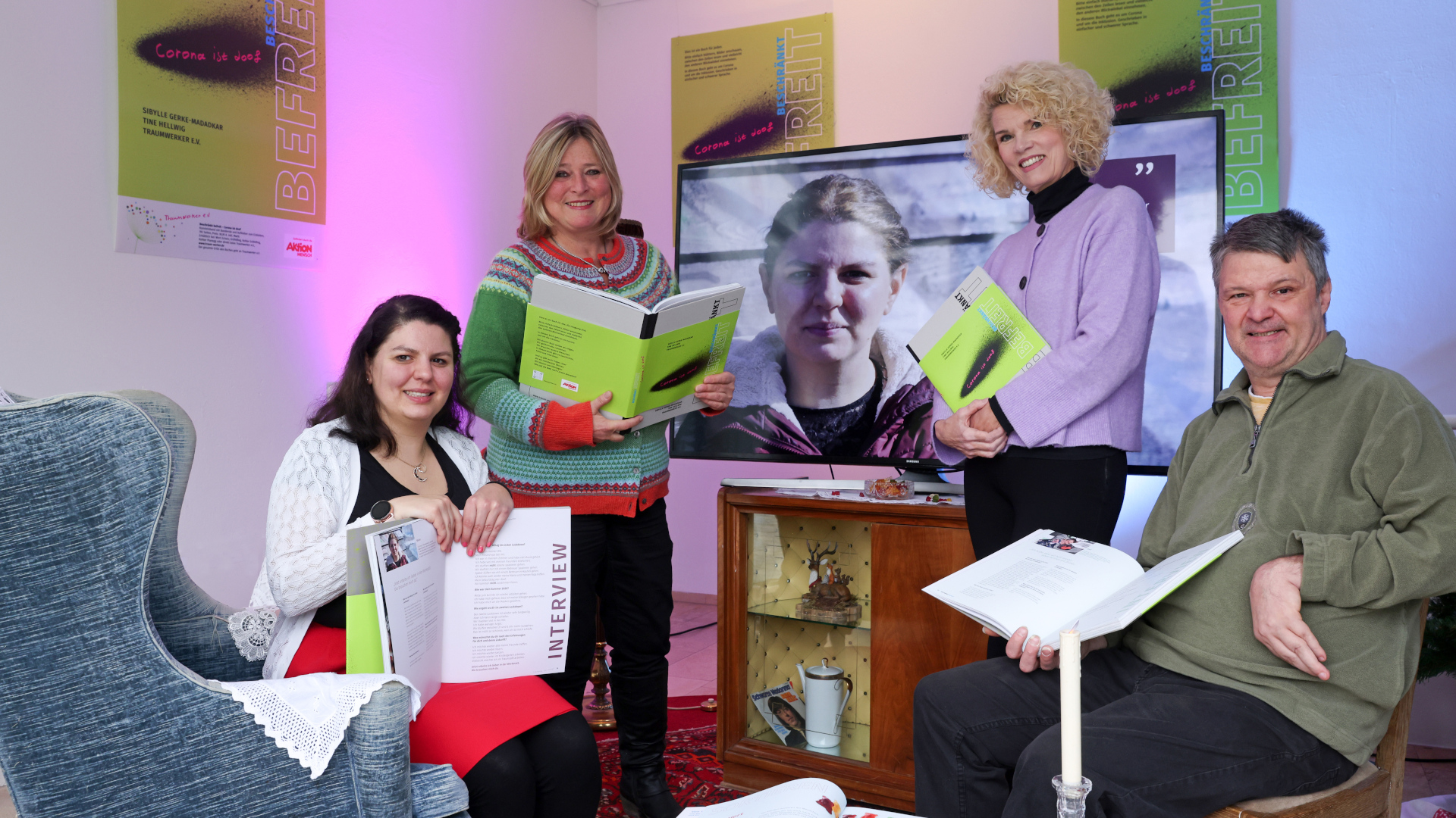 Buchpräsentation mit (von links): Shirin Madadkar, Tine Hellwig, Sibylle Madadkar und Ralf Göbel (Foto: Stefan Matzke)