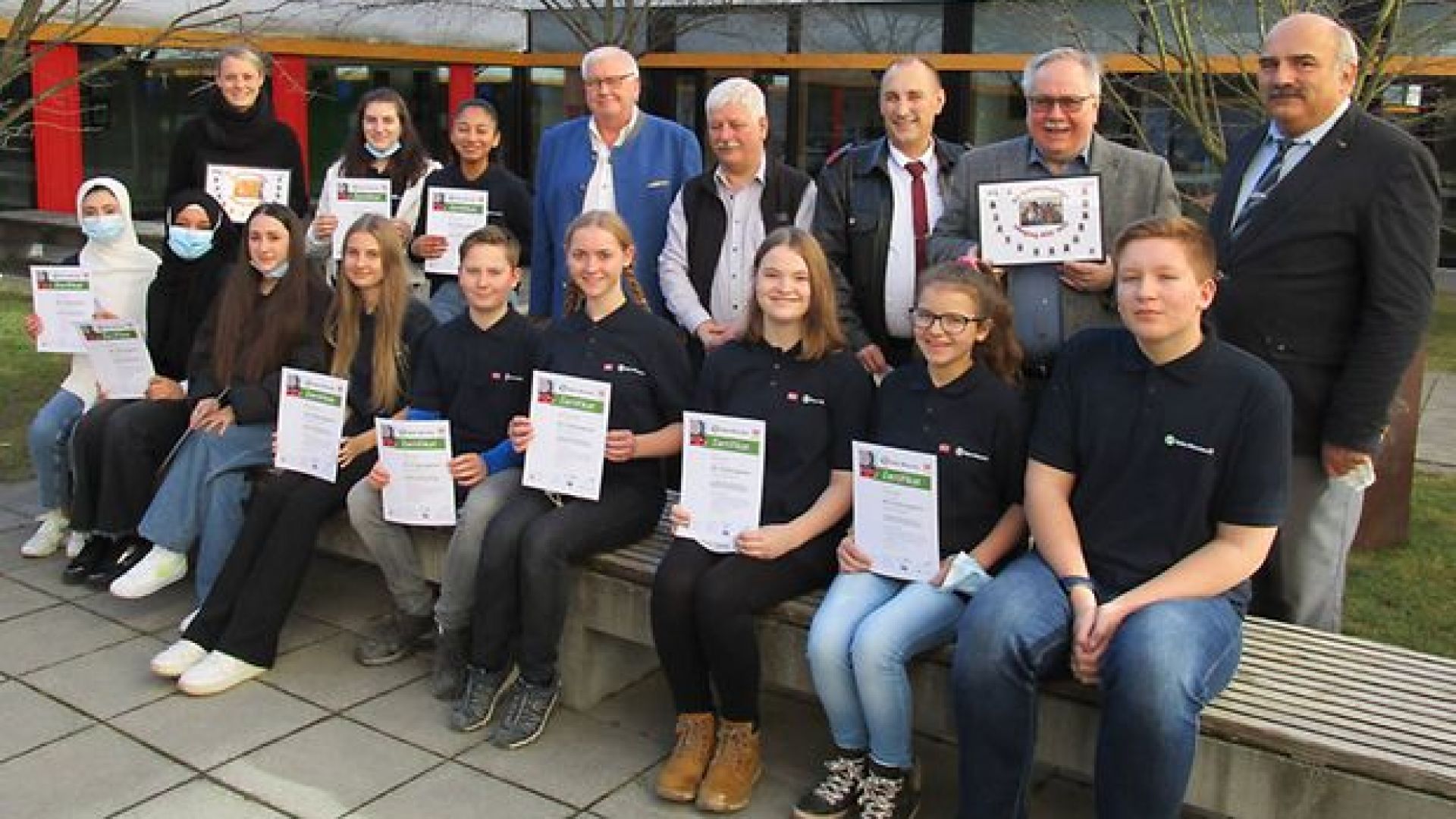 Übergabe der Zertifikate (Foto: Deutsche Bahn AG)