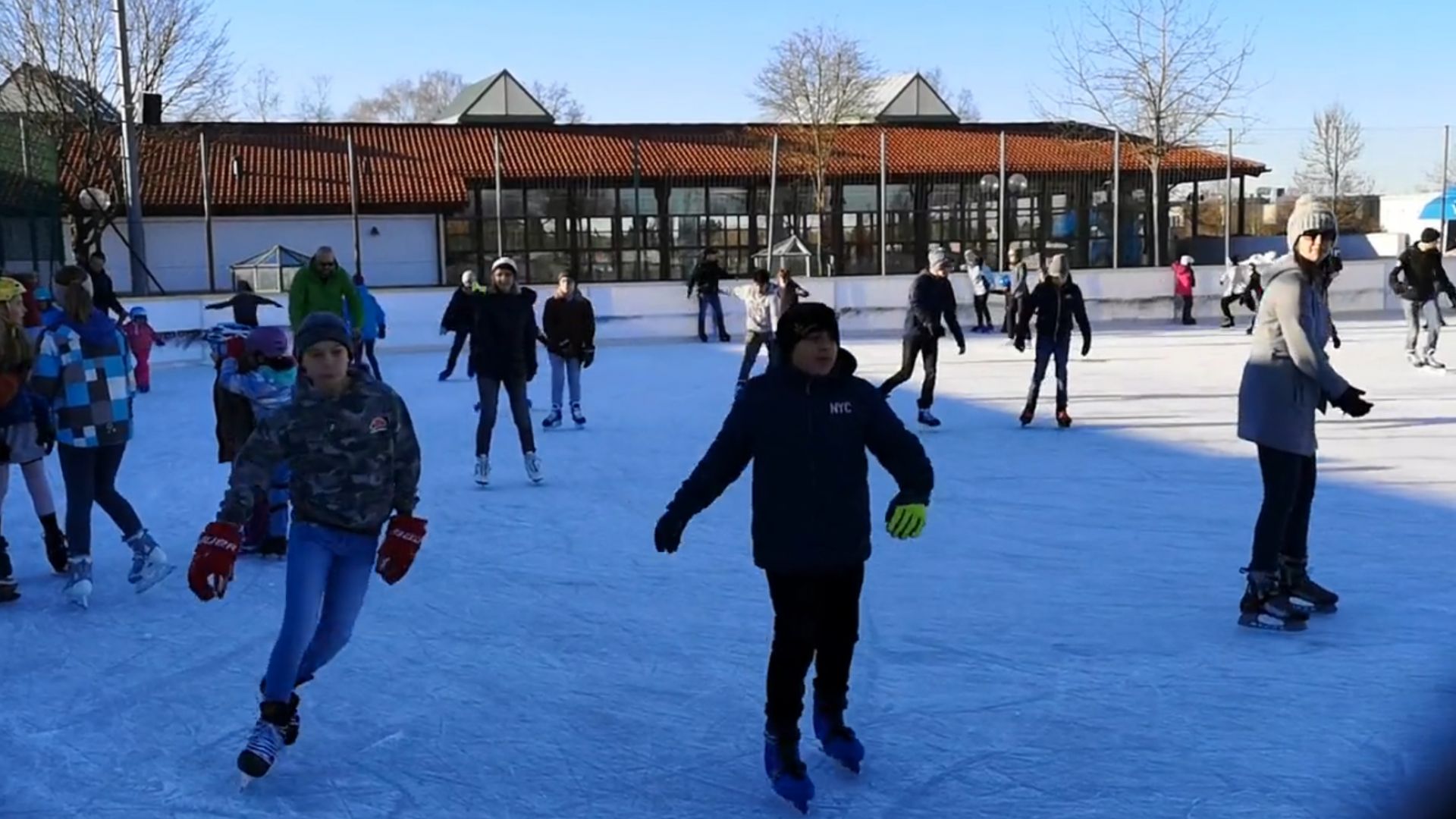 Diesen Winter wird es endlich wieder strahlende Gesichter auf der Kunsteisfläche geben (Foto: Unser Würmtal)