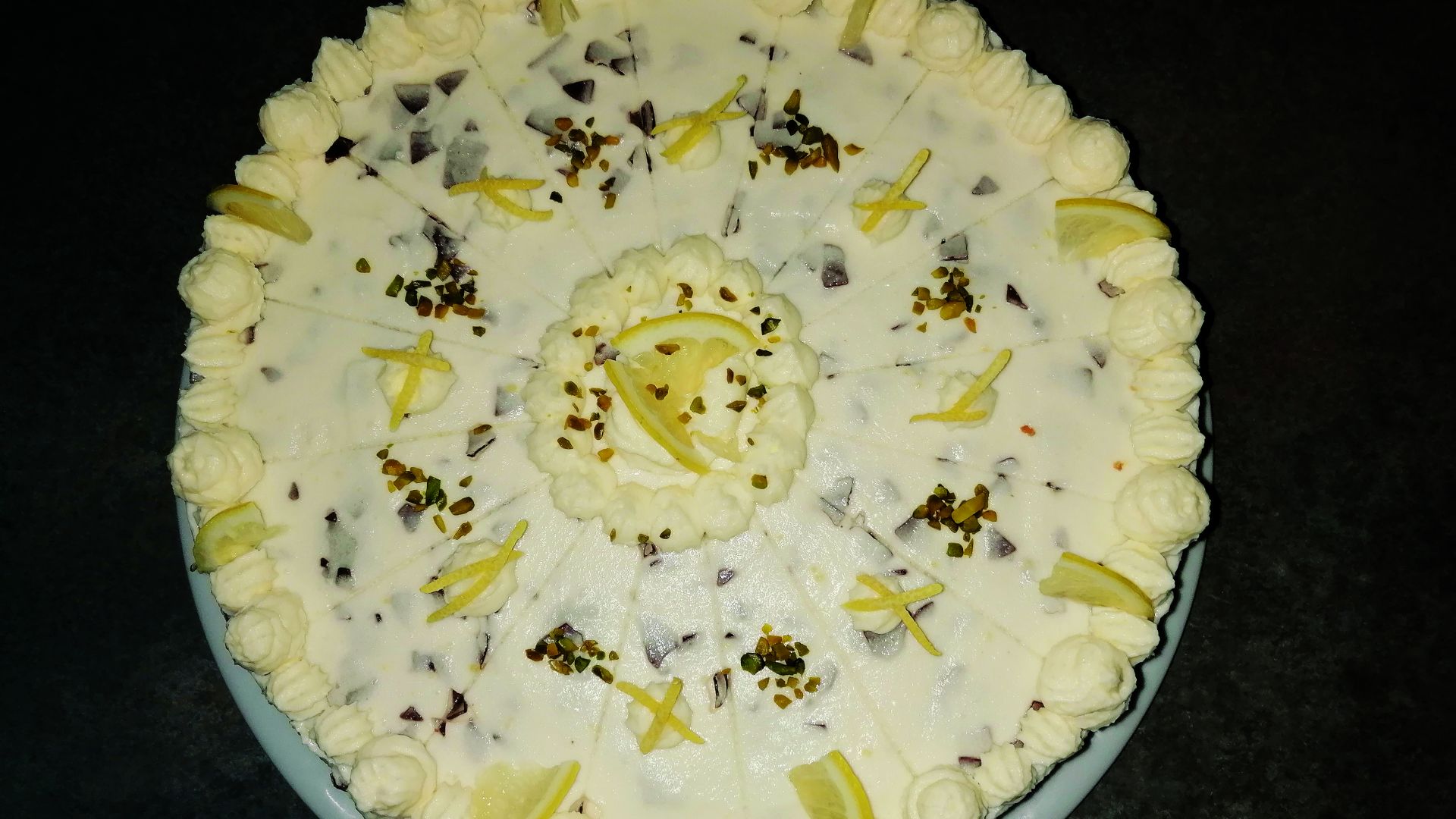 Stracciatella-Zitronen-Torte